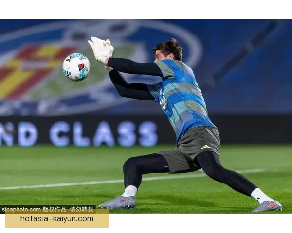 库尔图瓦国家队出场纪念日：守门员传奇状态回暖续写新篇章